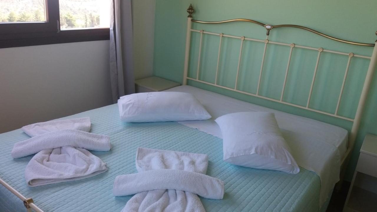 Kritamos Villa & Apartments กามิลารี ภายนอก รูปภาพ