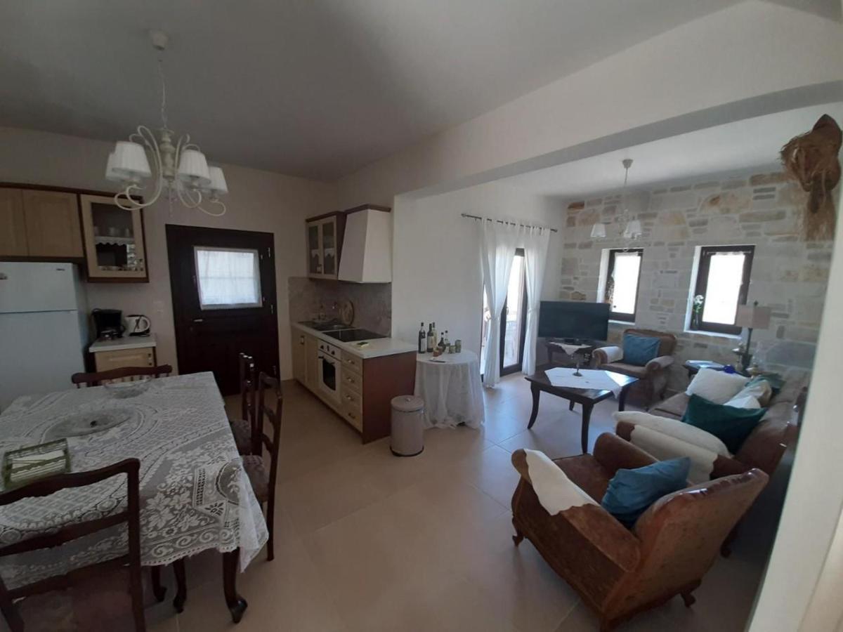 Kritamos Villa & Apartments กามิลารี ภายนอก รูปภาพ