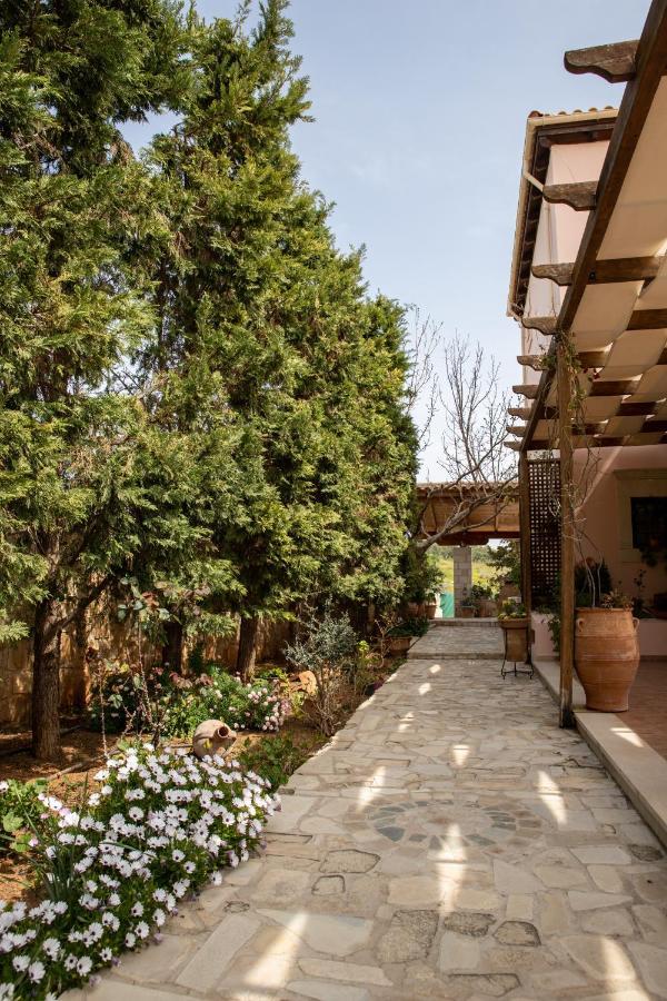 Kritamos Villa & Apartments กามิลารี ภายนอก รูปภาพ