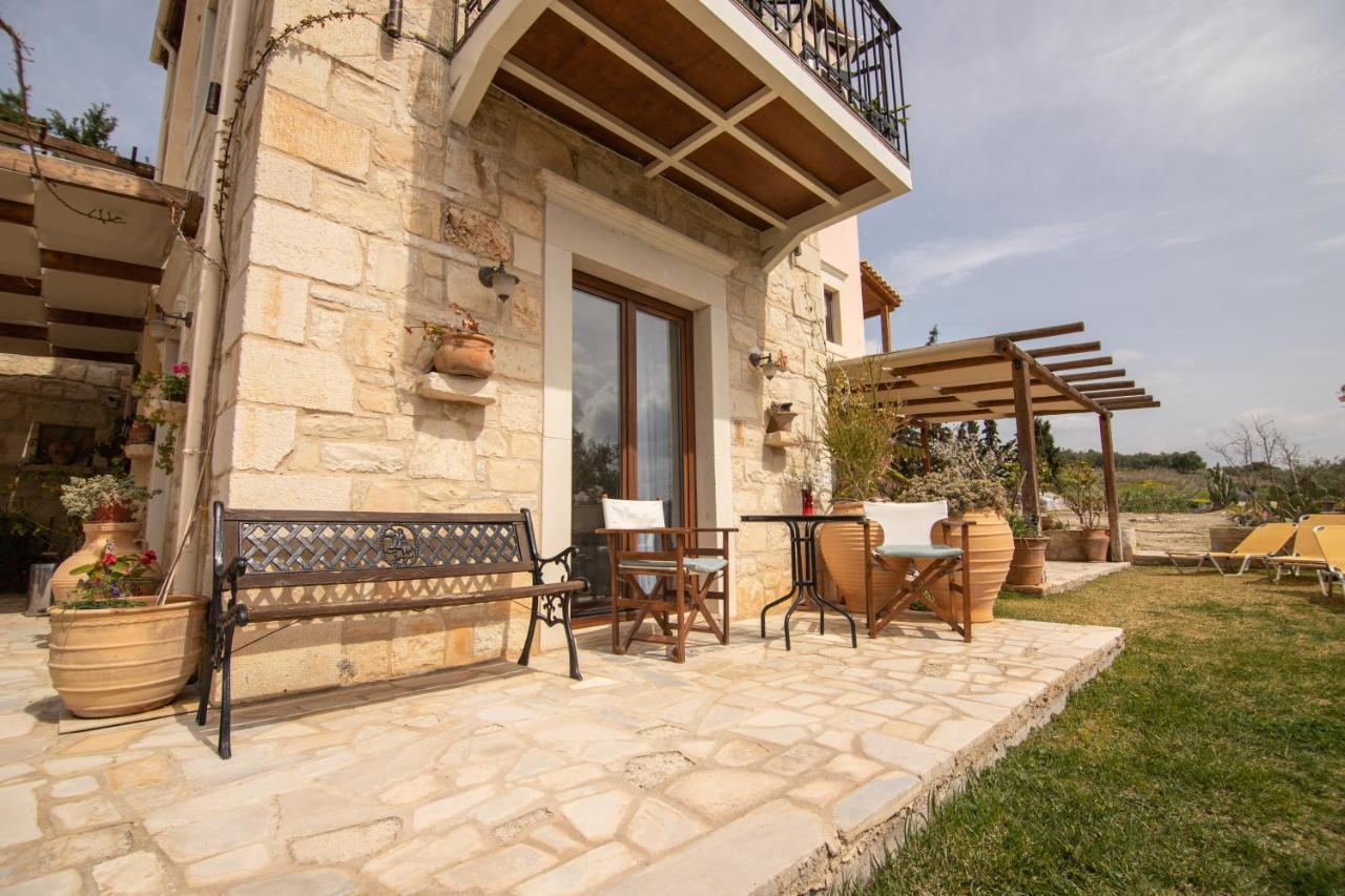 Kritamos Villa & Apartments กามิลารี ภายนอก รูปภาพ